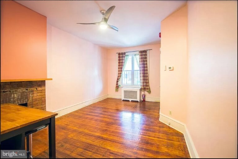 living room - 5141-1 Hazel Ave