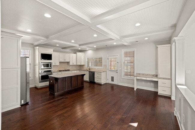 Building Photo - 916 Star of Danube Way