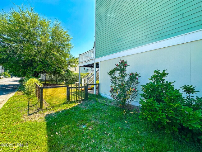 Building Photo - 1 Palmetto Breeze Cir