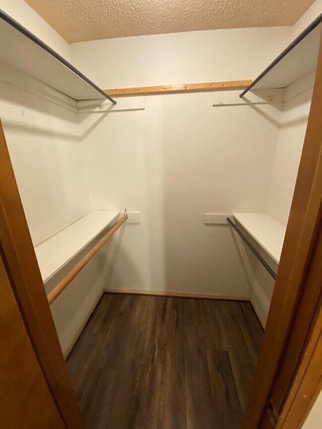 Building Photo - 415 Wild Wind Rd