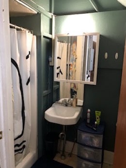 Shower - 60 W Main St