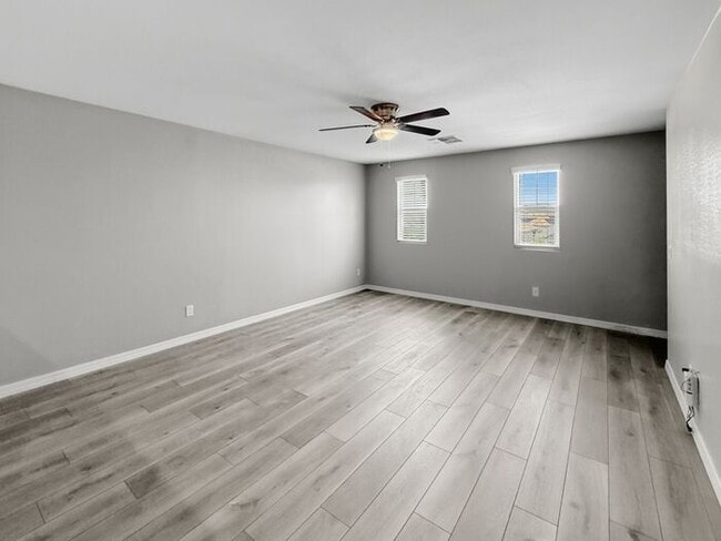 Building Photo - Home in Litchfield Park at Canyon Views! 5bd 4.5ba