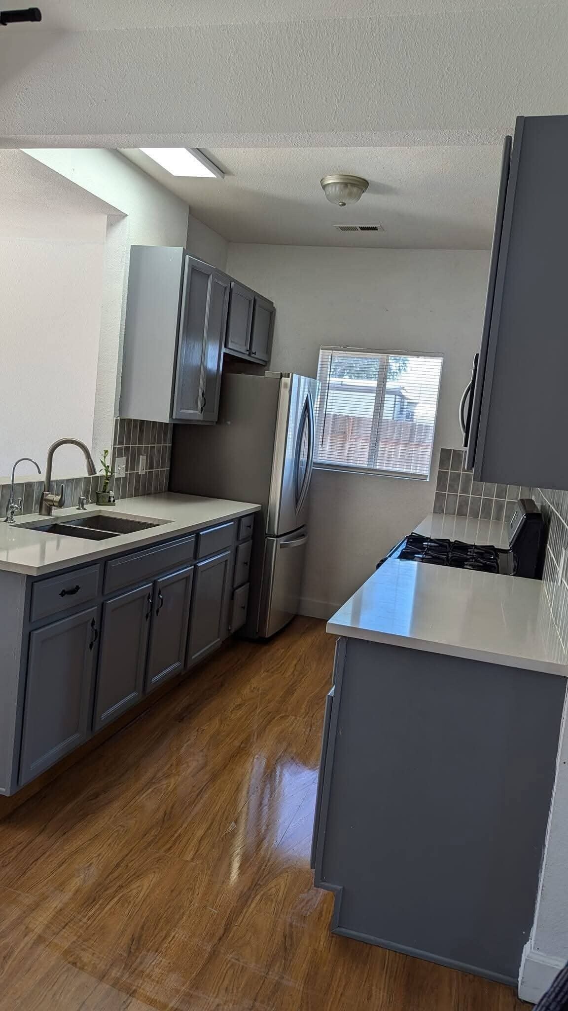 Building Photo - 464 2nd Ave