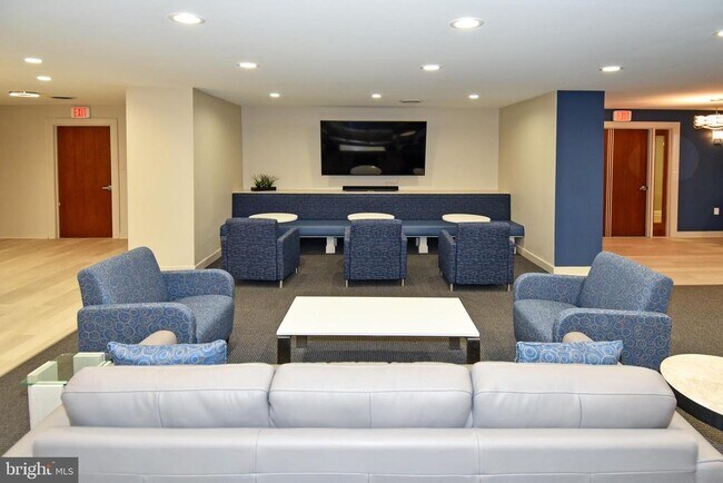 Building Photo - 5500 Holmes Run Pkwy