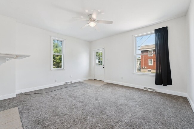 Building Photo - Stunning 2 Bedroom home in Greensburg available September 1!