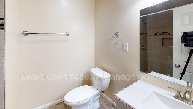 Building Photo - 6132 Pembroke Dr