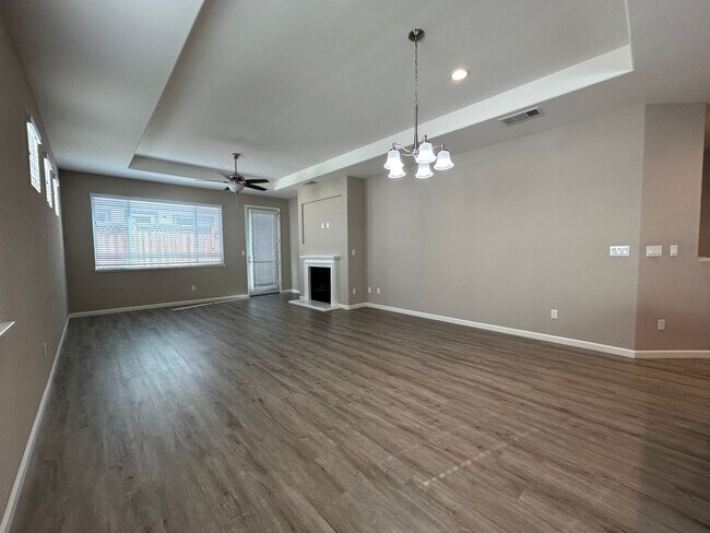 Building Photo - STUNNING 4 Bed / 2 Bath in Wingfield Springs- Available 6/15!