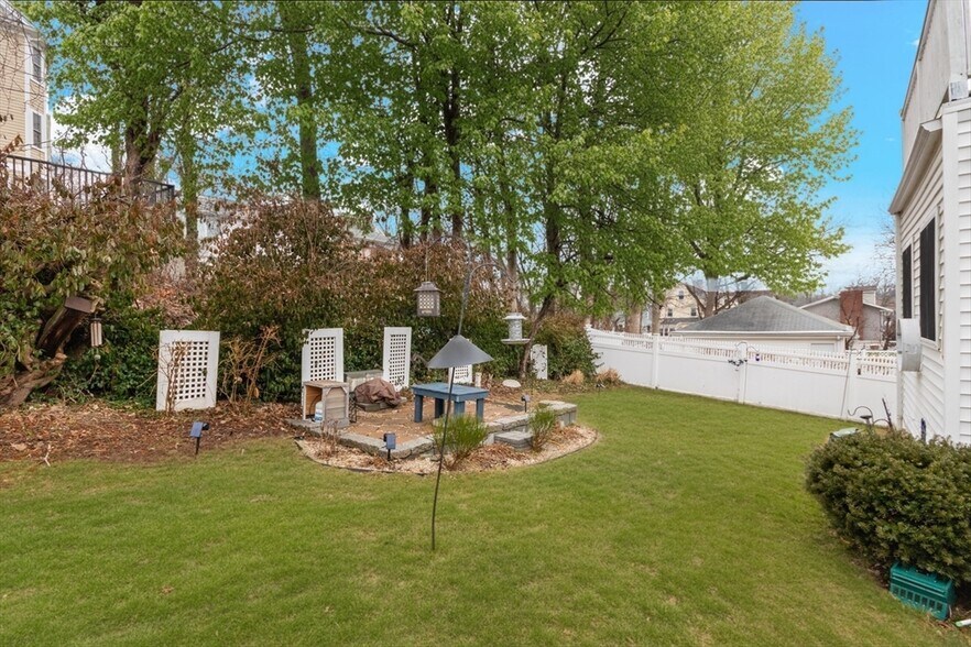 Building Photo - 83 Orange St