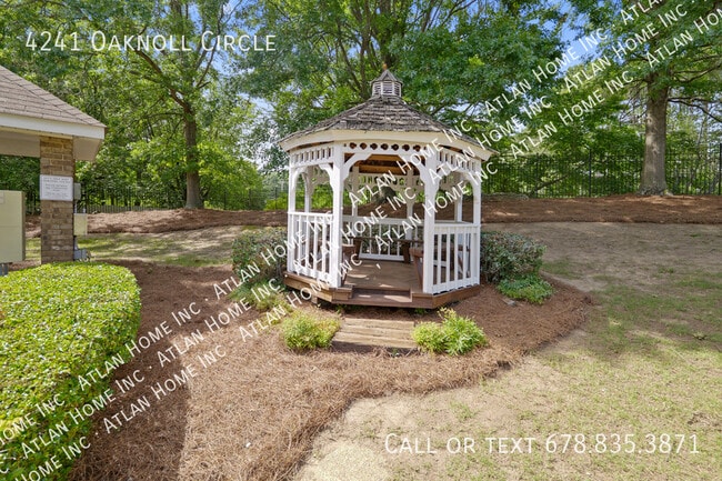 Building Photo - 4241 Oaknoll Cir