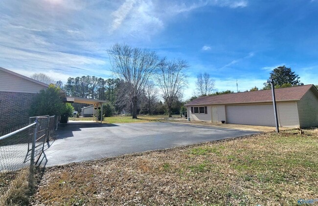Building Photo - 6107 Trailwood Dr