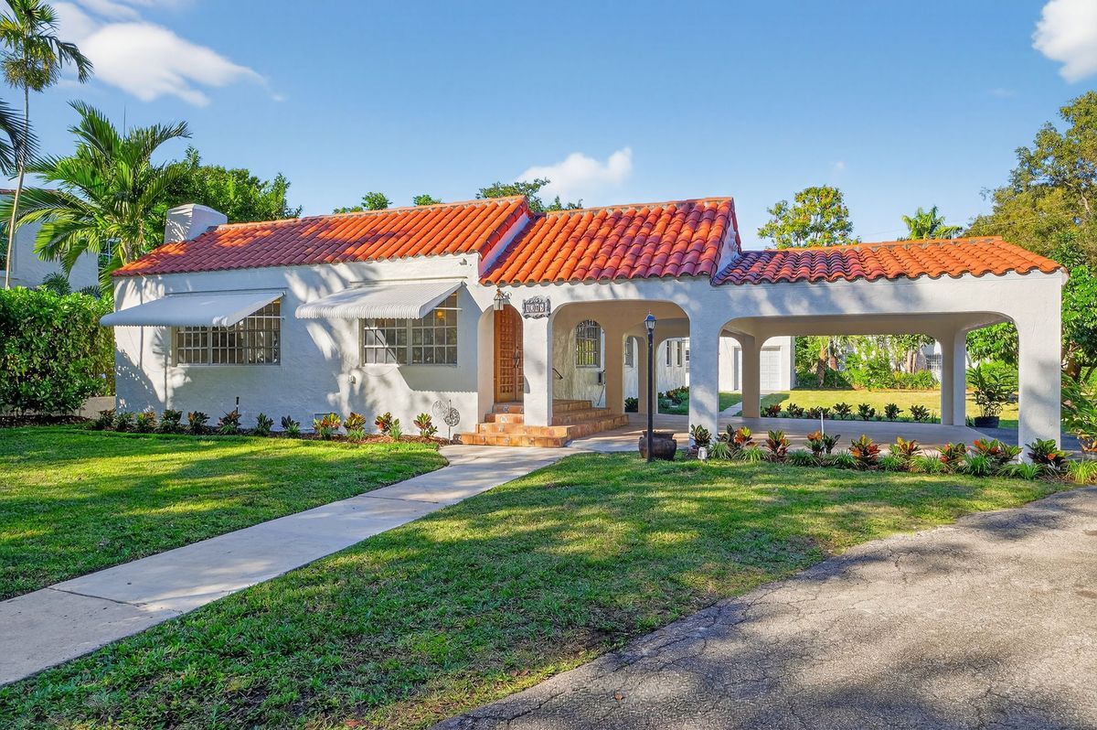 Building Photo - 1305 Alhambra Cir