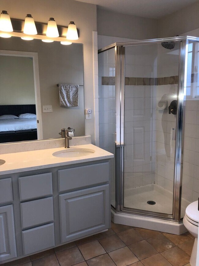 Building Photo - 3Bd/3Ba Seattle Townhouse