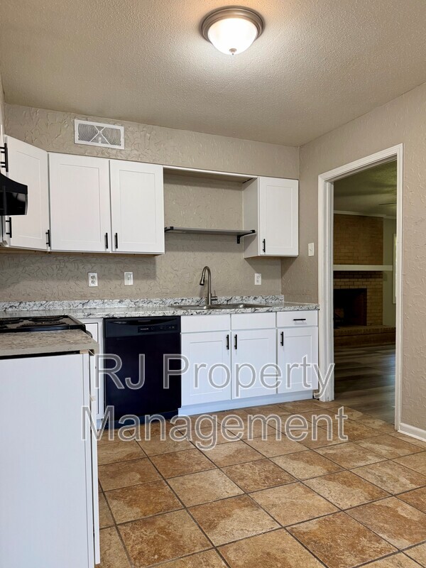 Building Photo - 5368 Scottsdale Ave