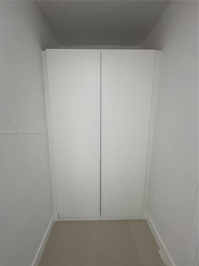 Building Photo - 53 NE 56th St