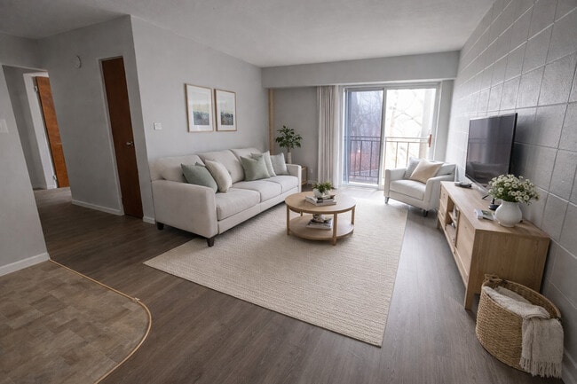 Building Photo - Hillcrest Apartments