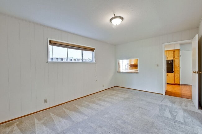 Building Photo - 1534 Crespi Dr