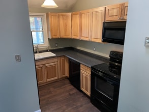 Building Photo - 18 Plaza Village Rd