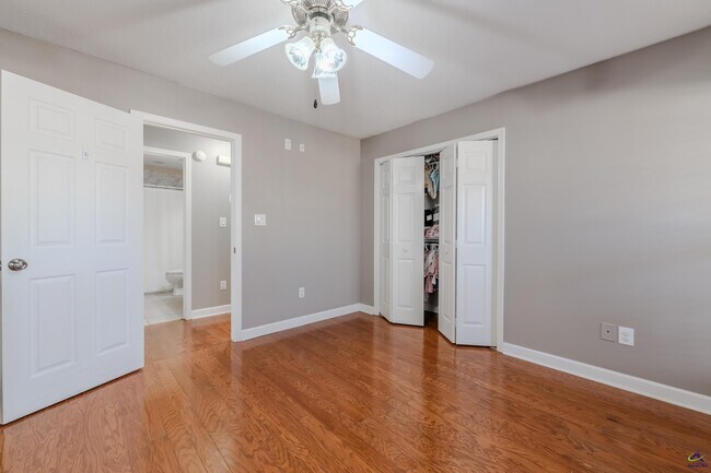 Building Photo - 611 Bay Laurel Cir