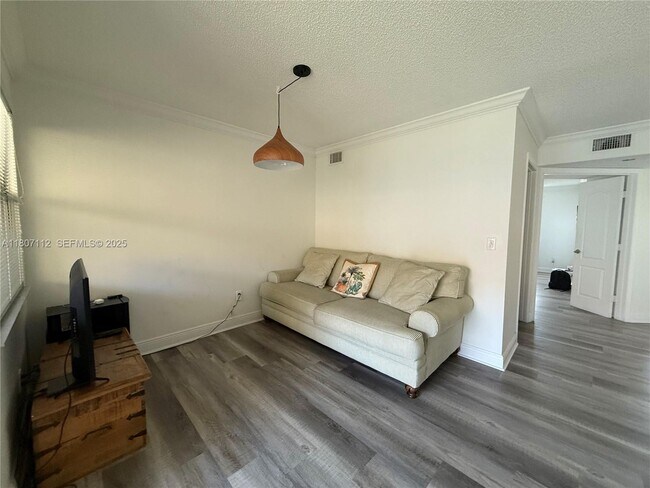 Building Photo - 2634 SE 21st Ct