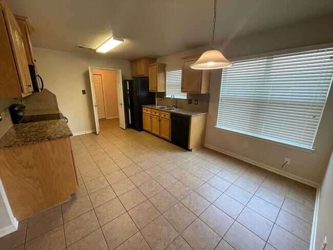 Building Photo - 4-Bedroom House for Rent in Killeen