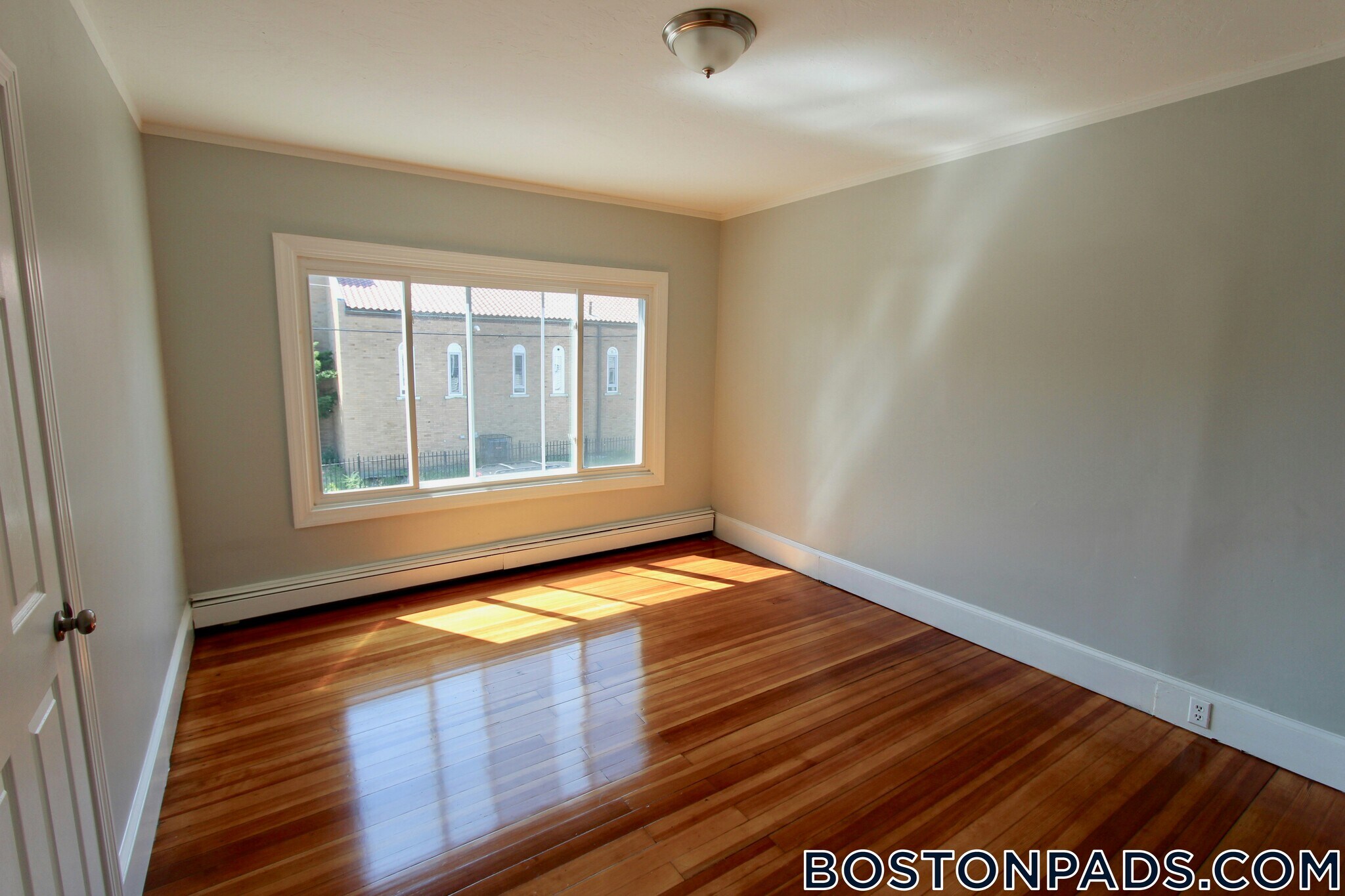 Building Photo - 508 Revere St