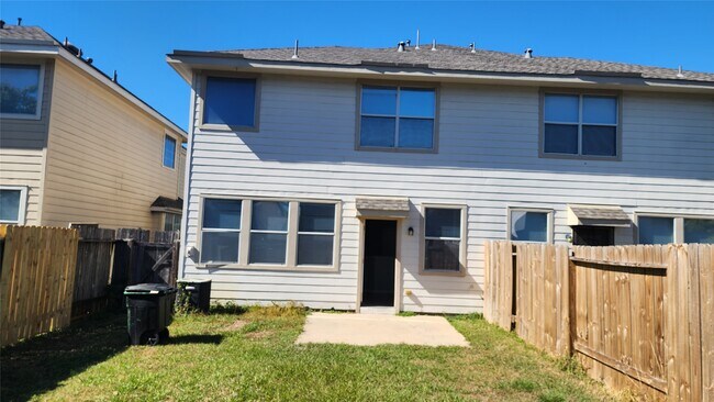 Building Photo - 11430 Hackmatack Way