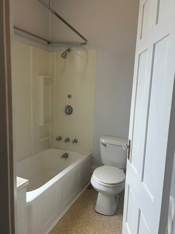 Building Photo - 542 County St