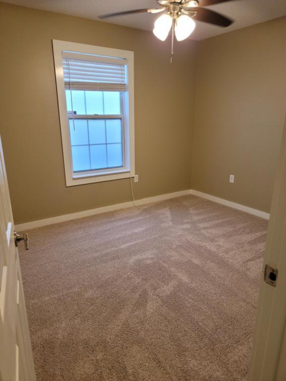 Building Photo - 944 Claeven Cir