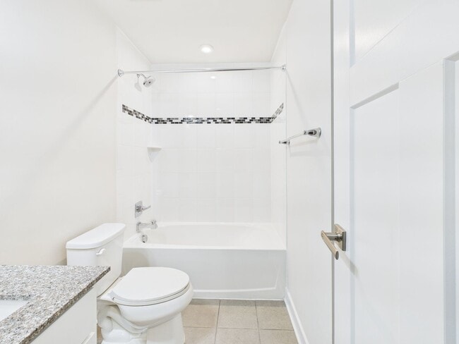 Building Photo - 428 Crofton Village Terrace