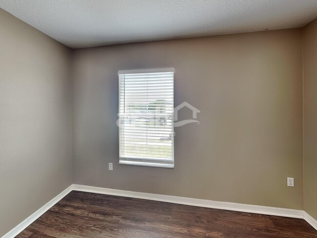 Building Photo - 309 Verdi St