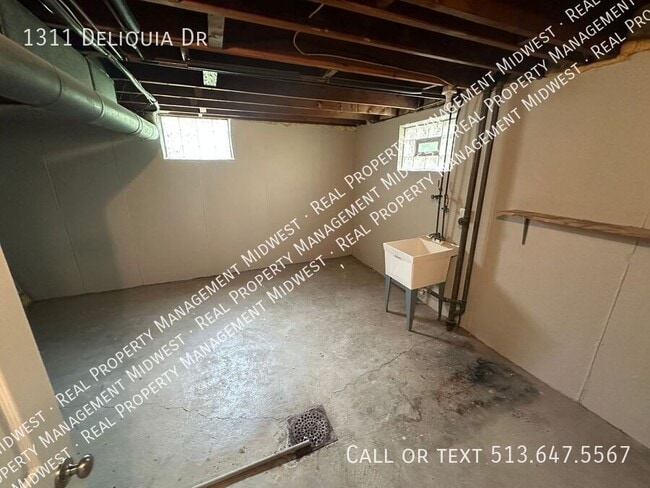 Building Photo - 1311 Deliquia Dr