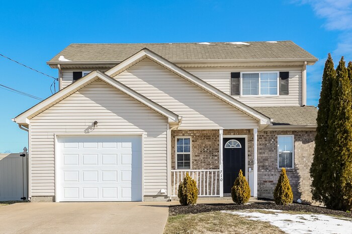 Primary Photo - 710 Clear Cir