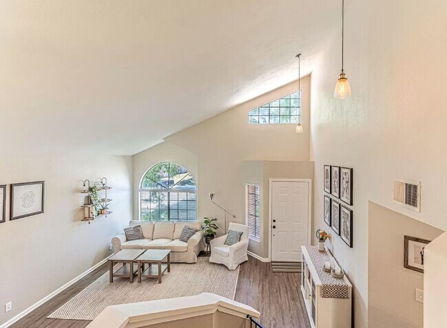 Building Photo - 4641 Cocina Ln