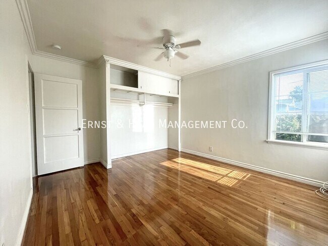 Building Photo - 2642 E Adams St