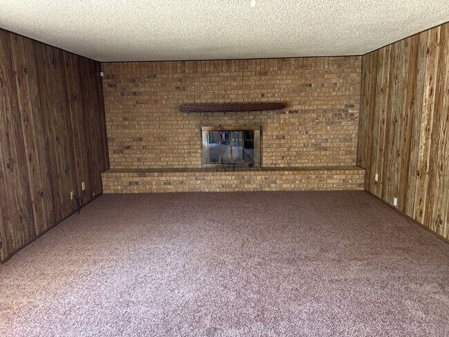 Building Photo - 301 Margaret Lee St