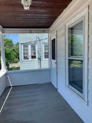 Building Photo - 2 State St