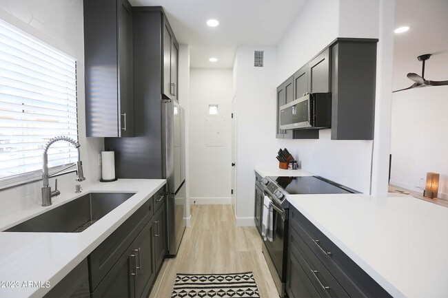 Building Photo - 11333 N 92nd St