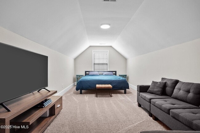 Building Photo - 127 Lark Dr