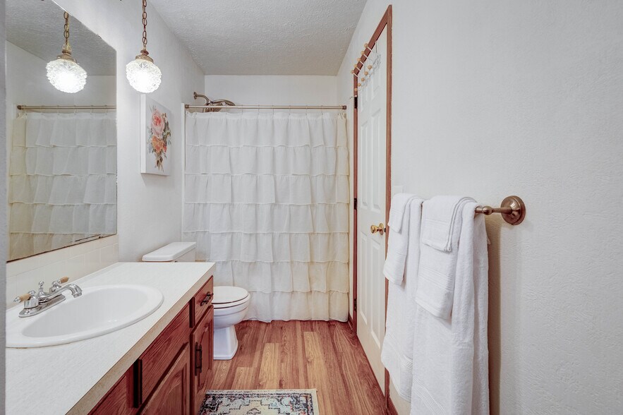 Building Photo - 6524 Blossomwood Cir NE