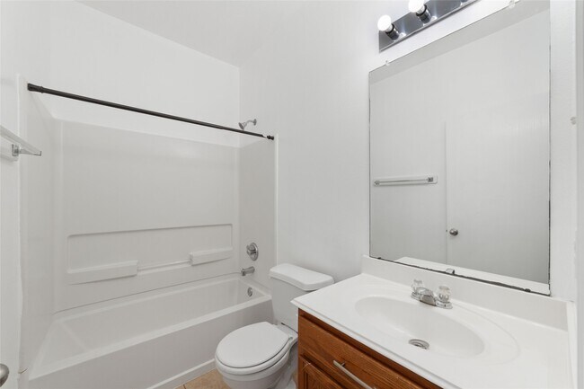 Building Photo - 9338 Logans Run Ln