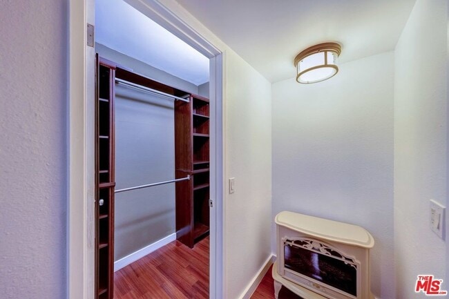 Building Photo - Furnished (also available unfurnished - please inquire) 3-Bedroom Townhome in a Gated Palm Spring...