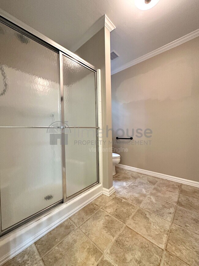 Building Photo - 3428 Thomas St