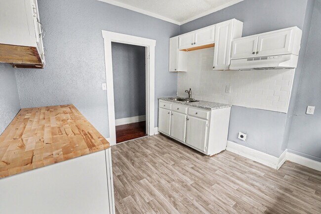 Building Photo - 2335 20th Place Ensley