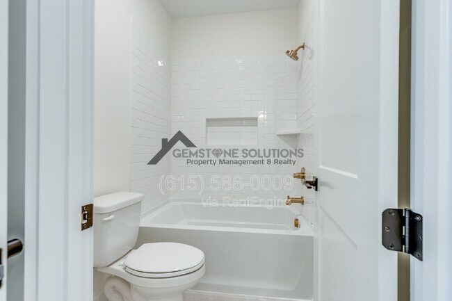 Building Photo - 669 Westboro Dr