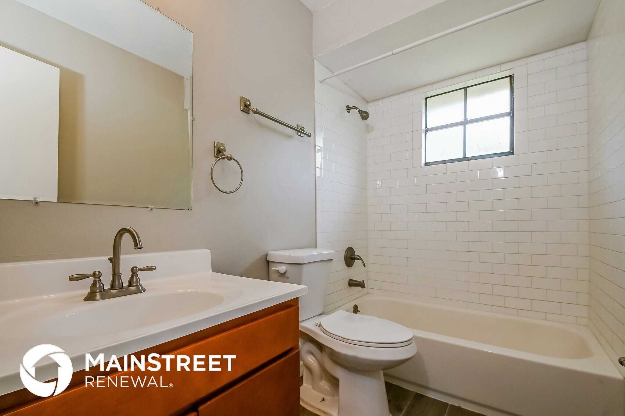 Building Photo - 604 Breezeway Ct