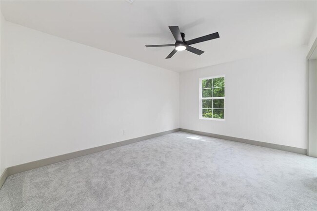 Building Photo - 11931 S Red Cedar Cir
