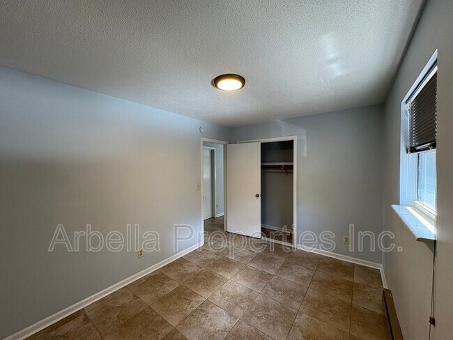Building Photo - 410 Erwin Hwy