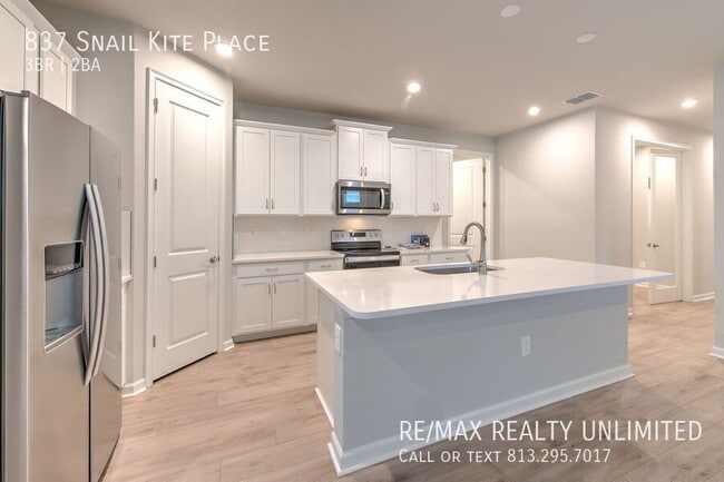 Building Photo - 837 Snail Kite Pl