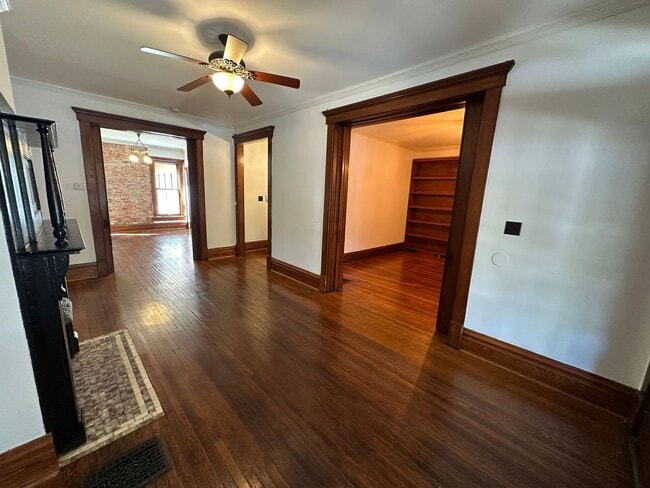 Building Photo - 1023 Neil Ave