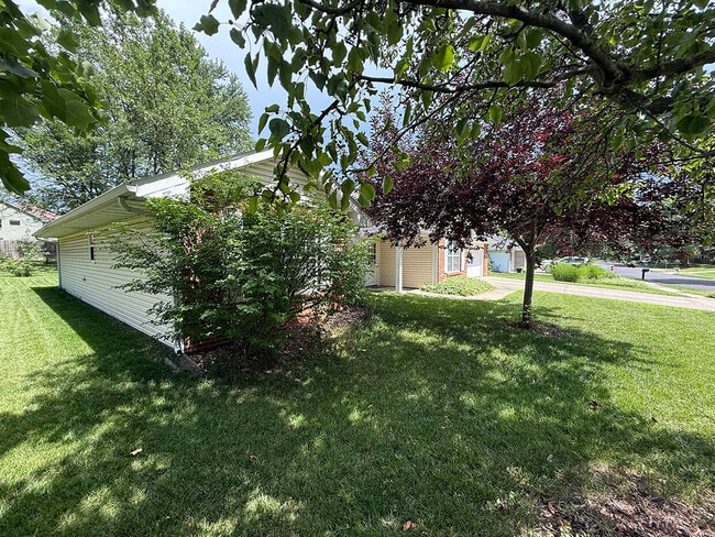 Building Photo - 3700 Wakefield Dr